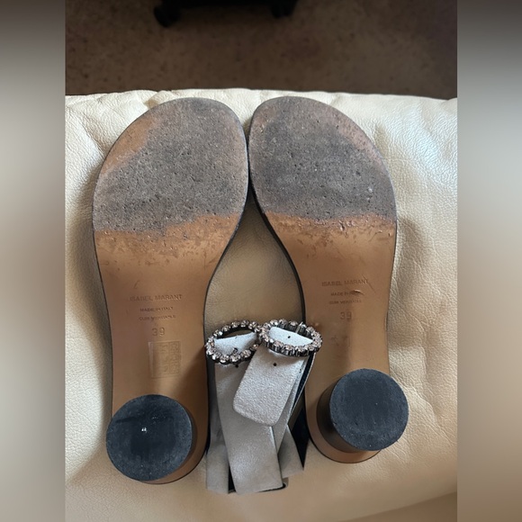 Isabel Marant Jaykee Embellished Suede Sandals in light gray. Size 39/ US 8.5-9 - Picture 8 of 8